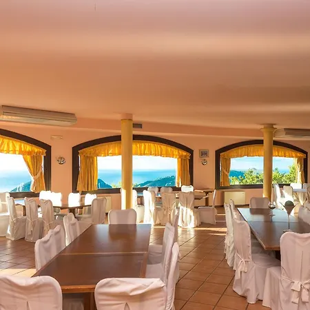 Pietre Rosse Club Palinuro 3*