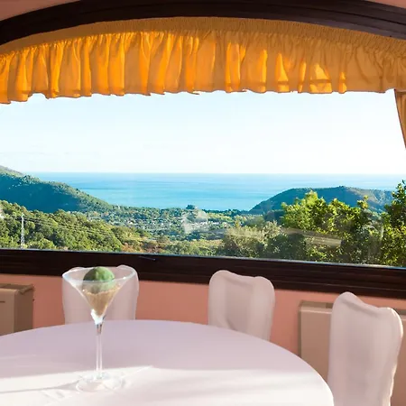 Pietre Rosse Club Palinuro Resort 3*